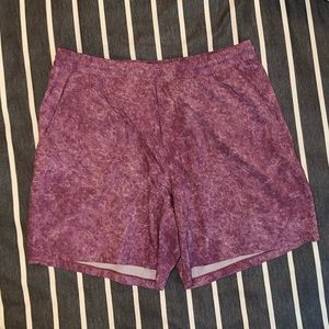 Lululemon Pace Breaker Size XL 7 Inches LL